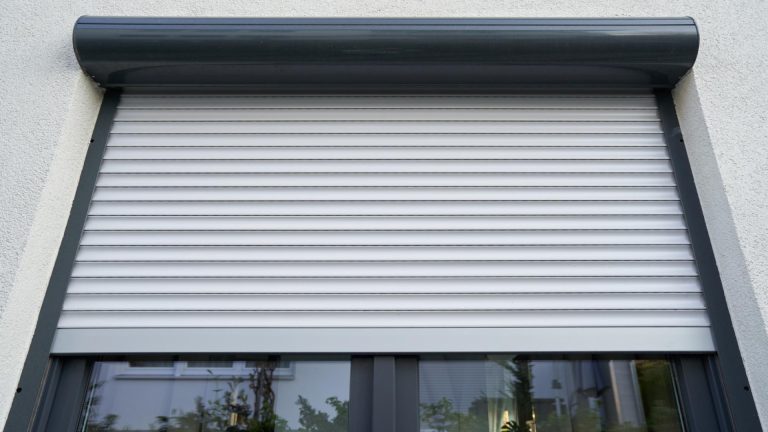 Réparer un volet roulant à Montpellier : les pannes les plus fréquentes et comment les éviter ?